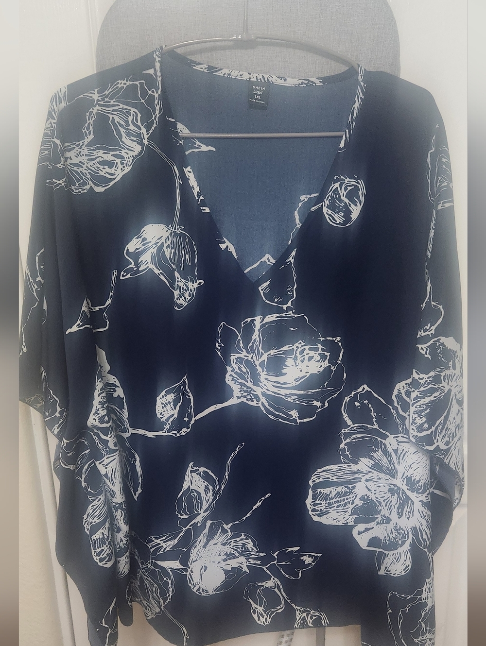Shein 1X Flowy Navy Blue Floral V-Neck Blouse